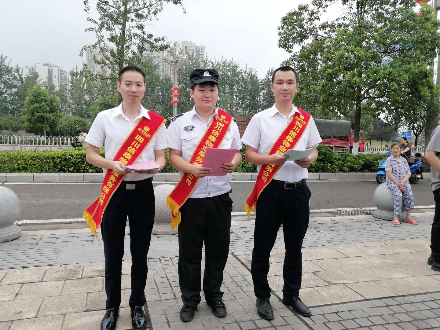我知道，他們絕不簡(jiǎn)單